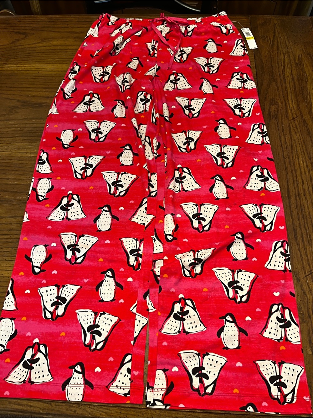 HUE Red Penguin-Print Pajama Pants, size‎ medium